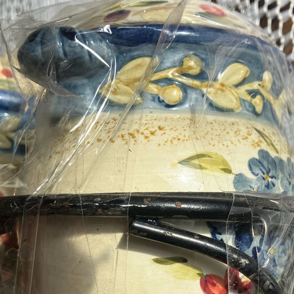 CIC Blue Floral Salt and Pepper Shakers With Caddy Blue Trim & Floral Mo… - Picture 5 of 8